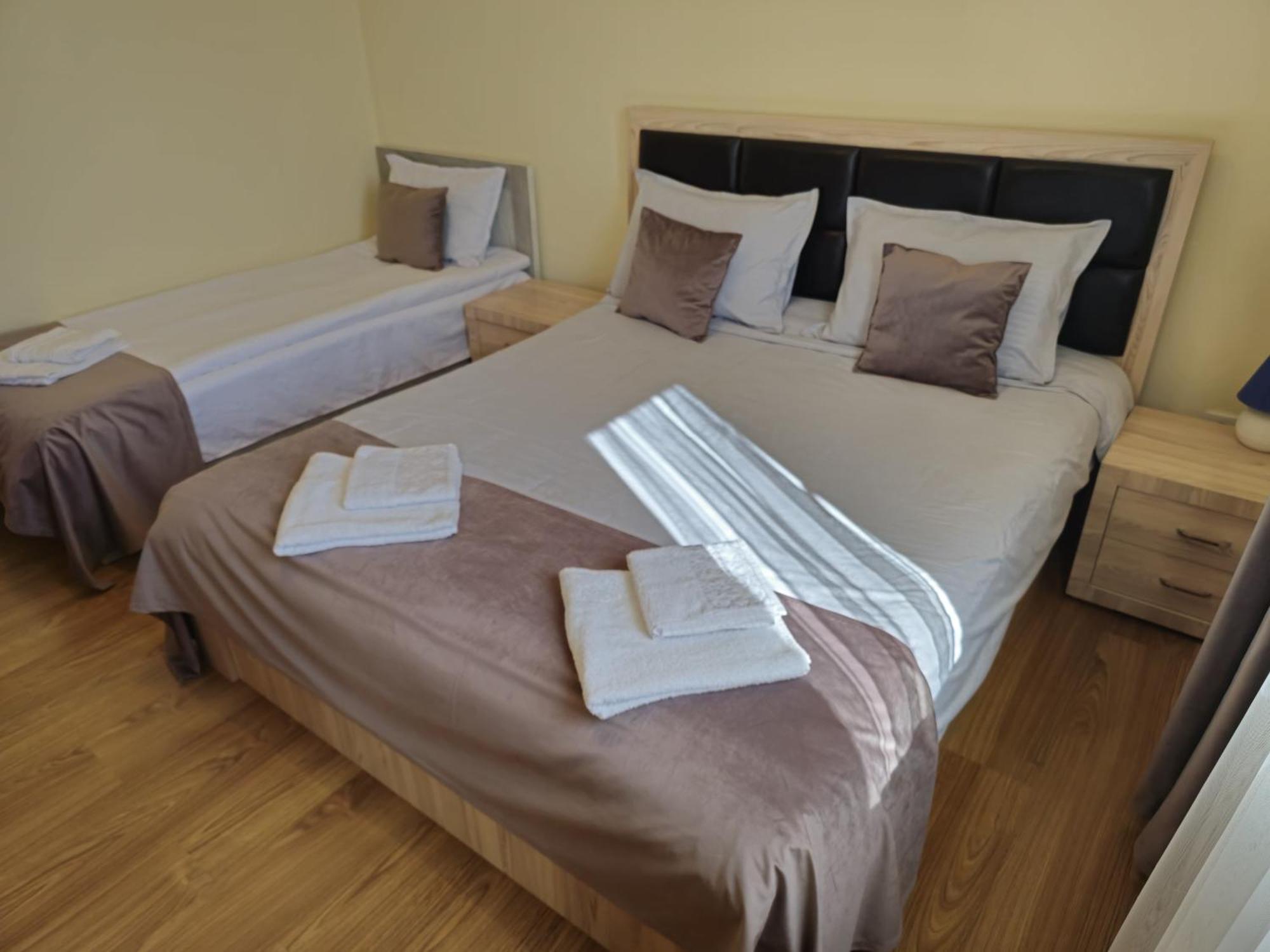 Zartonq Hotell Tat'ev Exteriör bild
