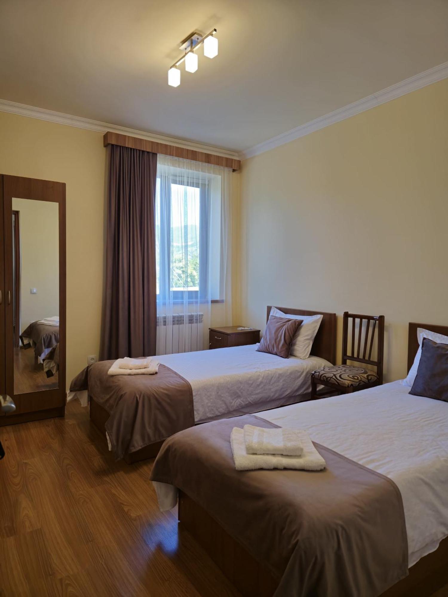 Zartonq Hotell Tat'ev Exteriör bild
