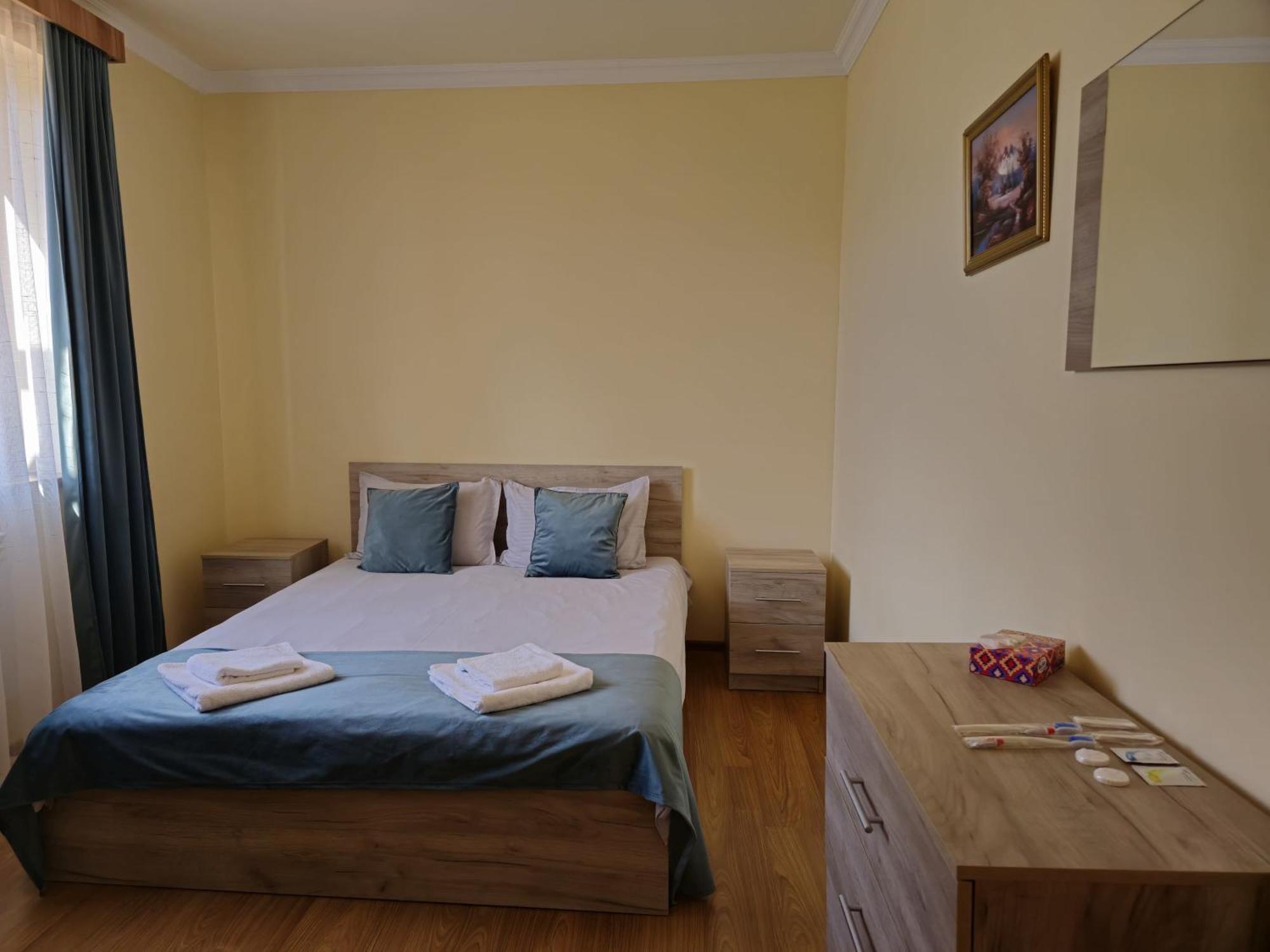 Zartonq Hotell Tat'ev Exteriör bild