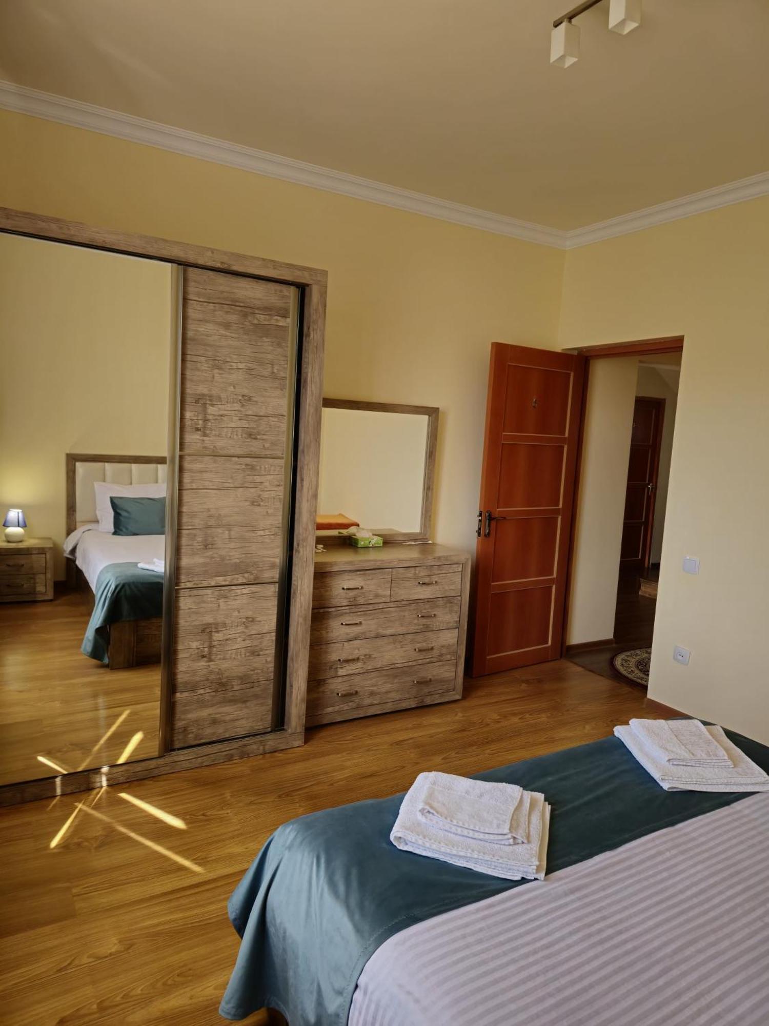 Zartonq Hotell Tat'ev Exteriör bild