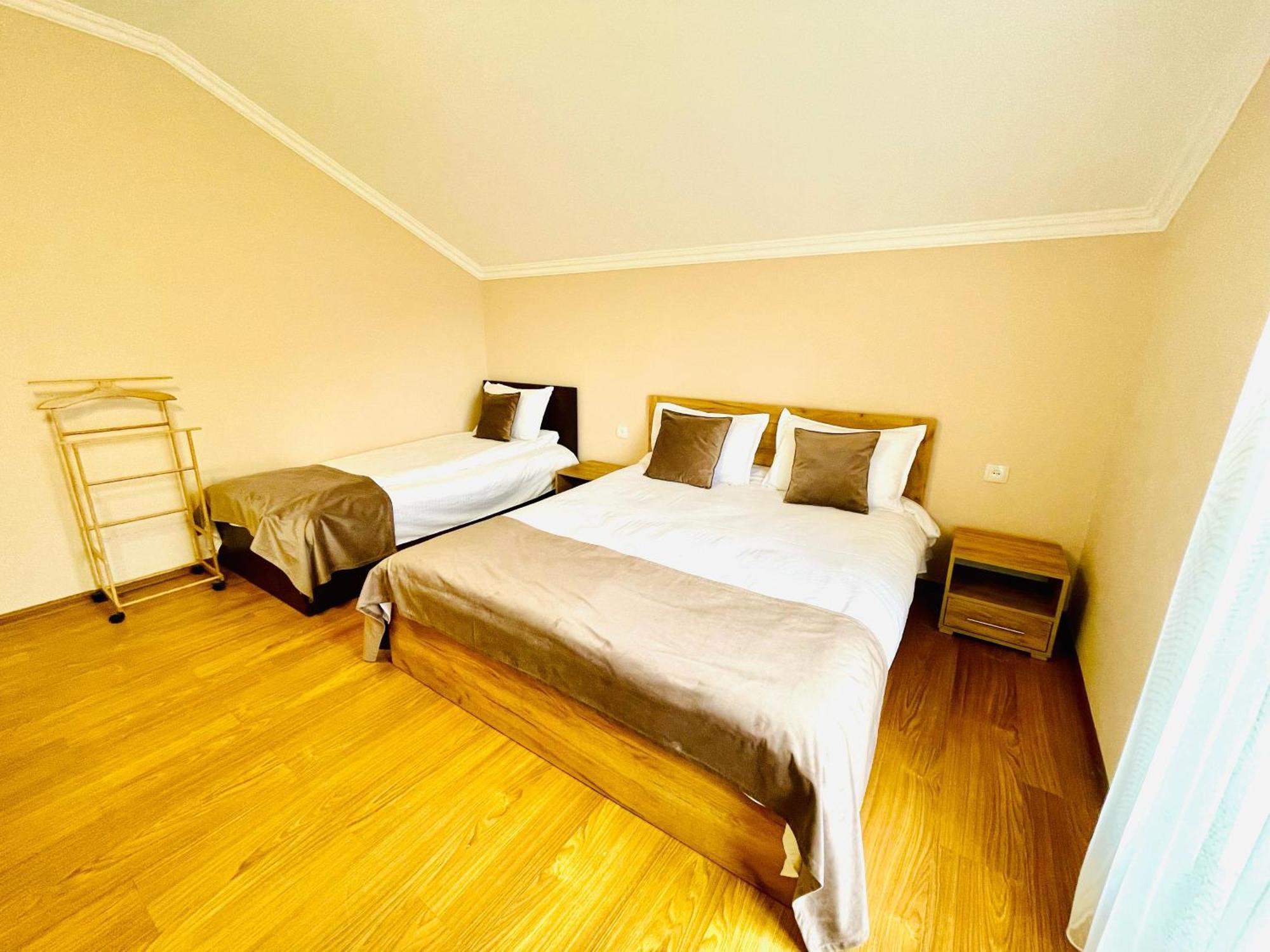 Zartonq Hotell Tat'ev Rum bild