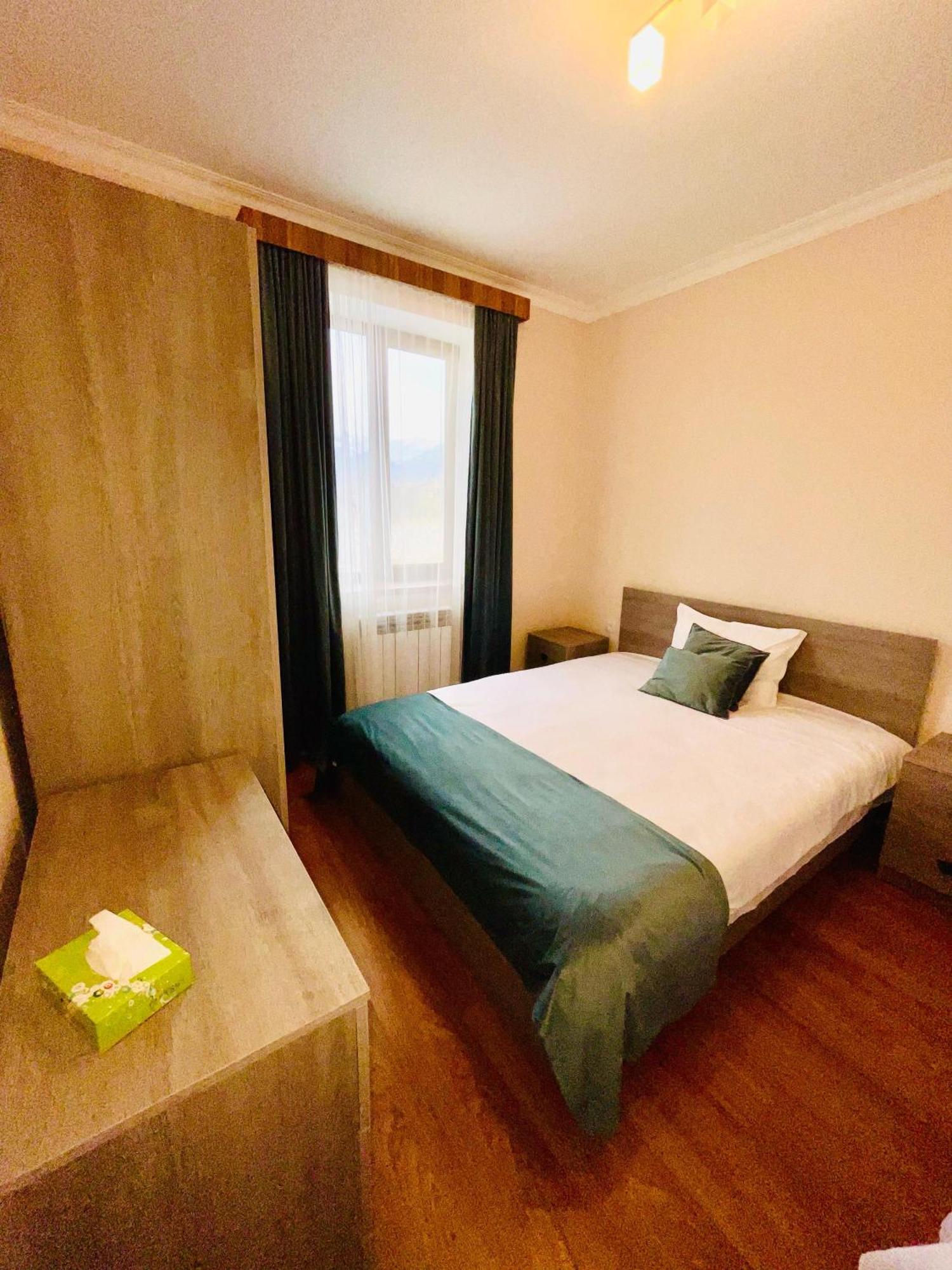Zartonq Hotell Tat'ev Rum bild