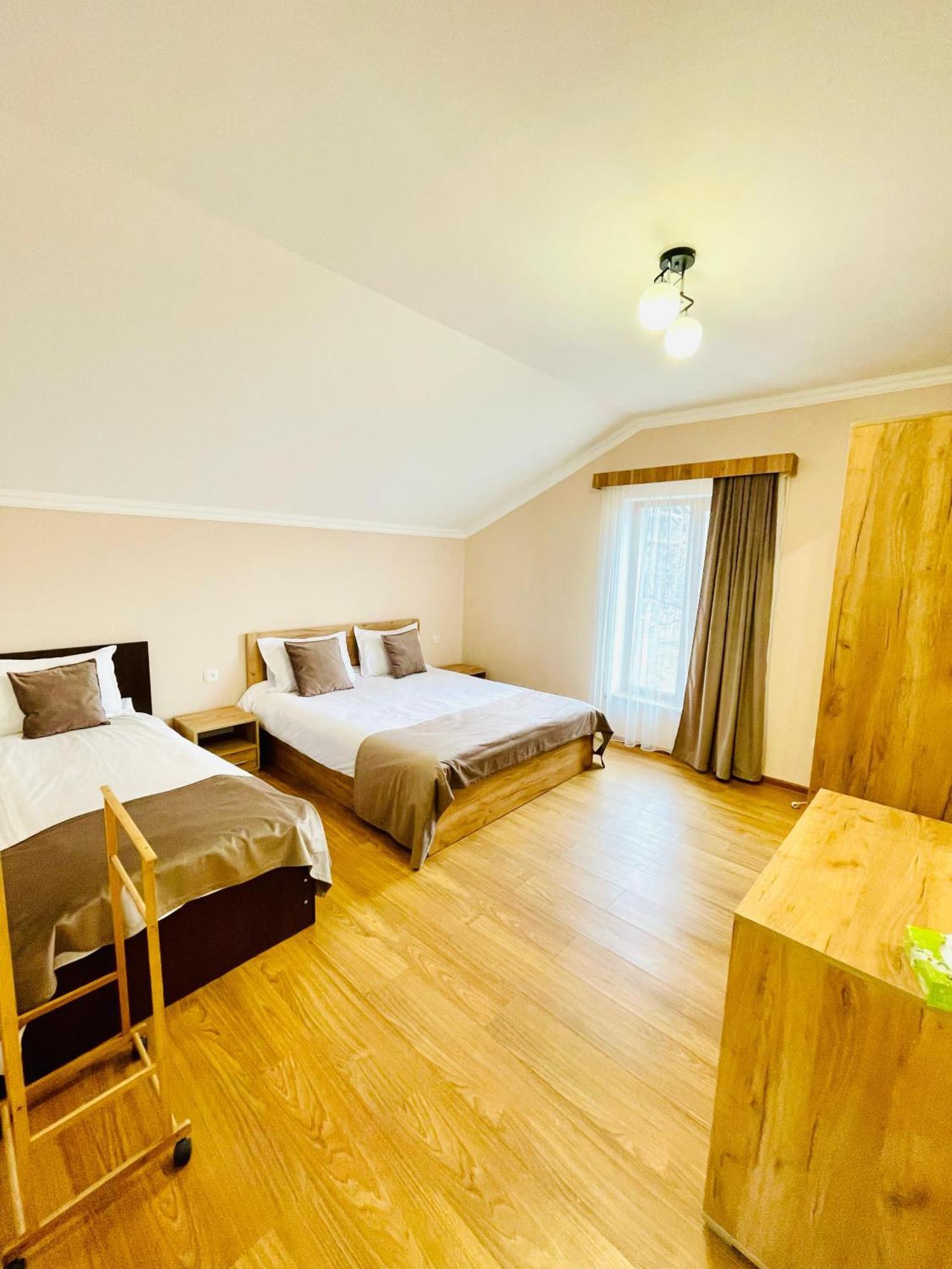 Zartonq Hotell Tat'ev Rum bild